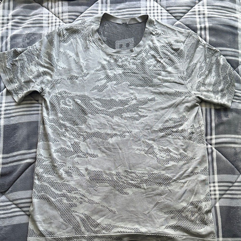Lululemon Barry’s Bootcamp Gray Camouflage Men's T-Shirt